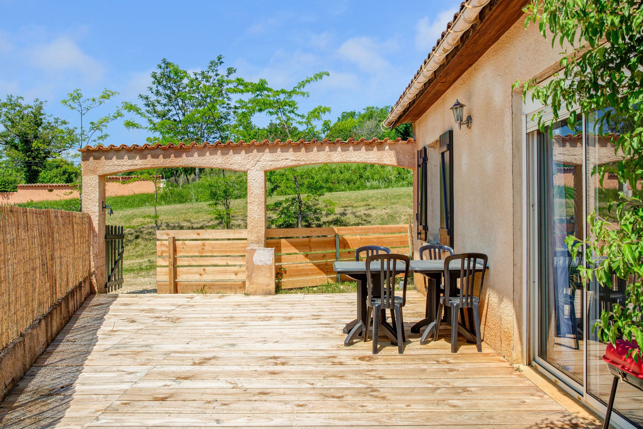 Gîte indépendant avec une belle vue sur les plus beaux endroits de la Dordogne.