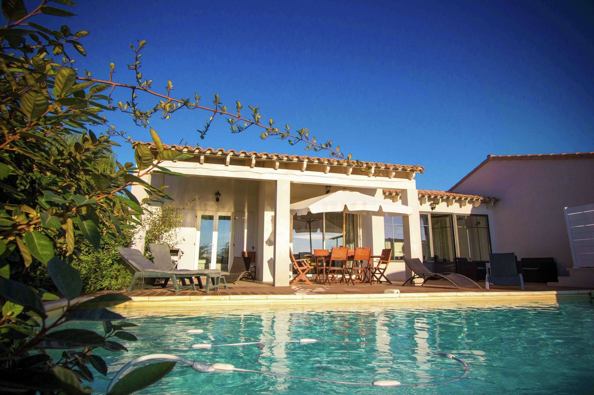 geschakelde villa met prive zwembad en grote tuin aan de rand van Narbonne