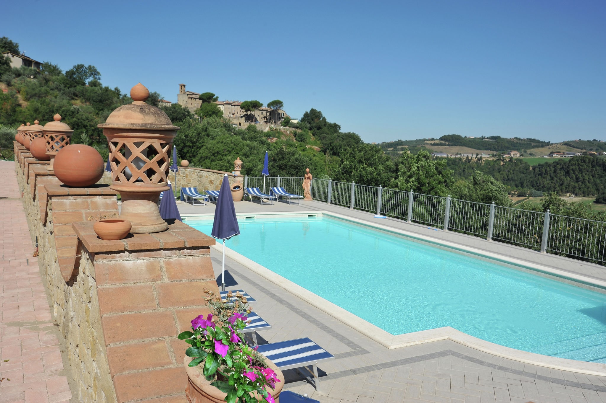 Mooi appartement in Collazzone, Umbria met uitzicht