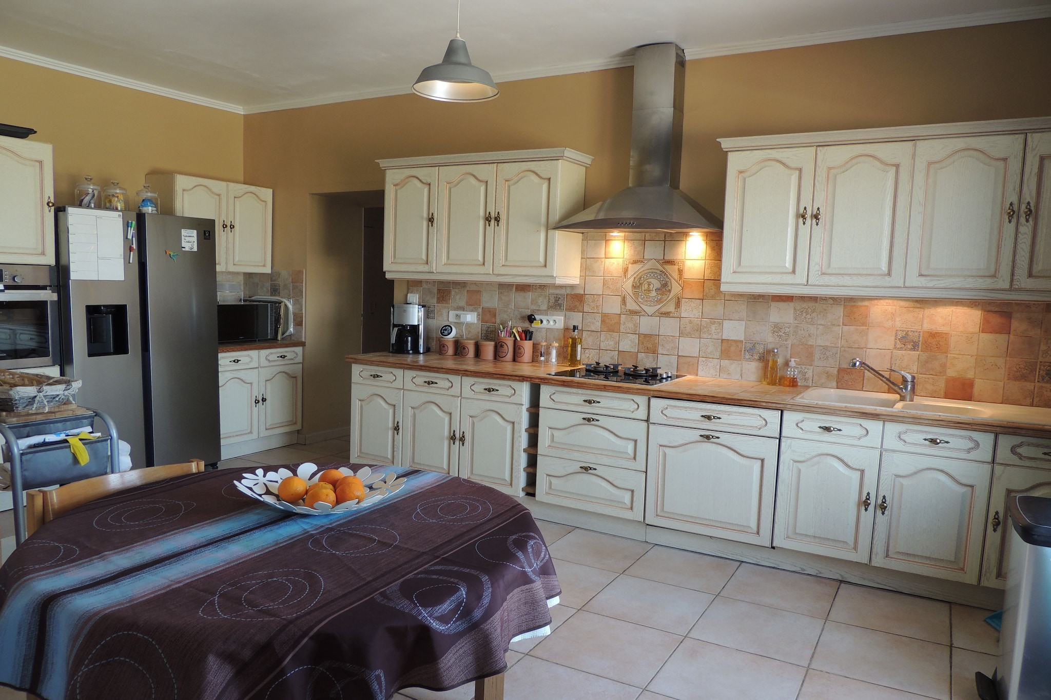 Ground floor: (recreation room)\n\nOn the 1st floor: (Living room(TV, fireplace), Kitchen(cooker(4 ring stoves), oven, microwave, dishwasher, freezer, fridge-freezer), bedroom(2x single bed), bedroom(2x single bed), Bedroom with bathroom(double bed, shower, washbasin, toilet), Bedroom with bathroom(double king size bed, Bubble bath, shower, 2x washbasin, toilet), bathroom(shower, washbasin, toilet), Study(double fold-away bed), toilet)\n\ncamping cot, swimming pool(private, heated, 10 x  5 m.), table tennis table