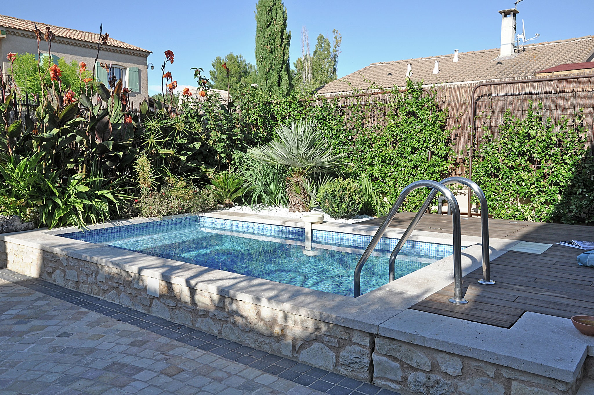 Luxuriöse Villa in Aix-en-Provence mit Whirpool