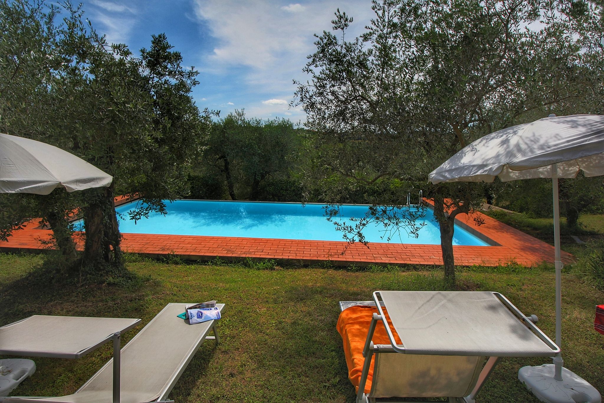 Cozy Farmhouse in Le Tolfe with Swimming Pool near Florence