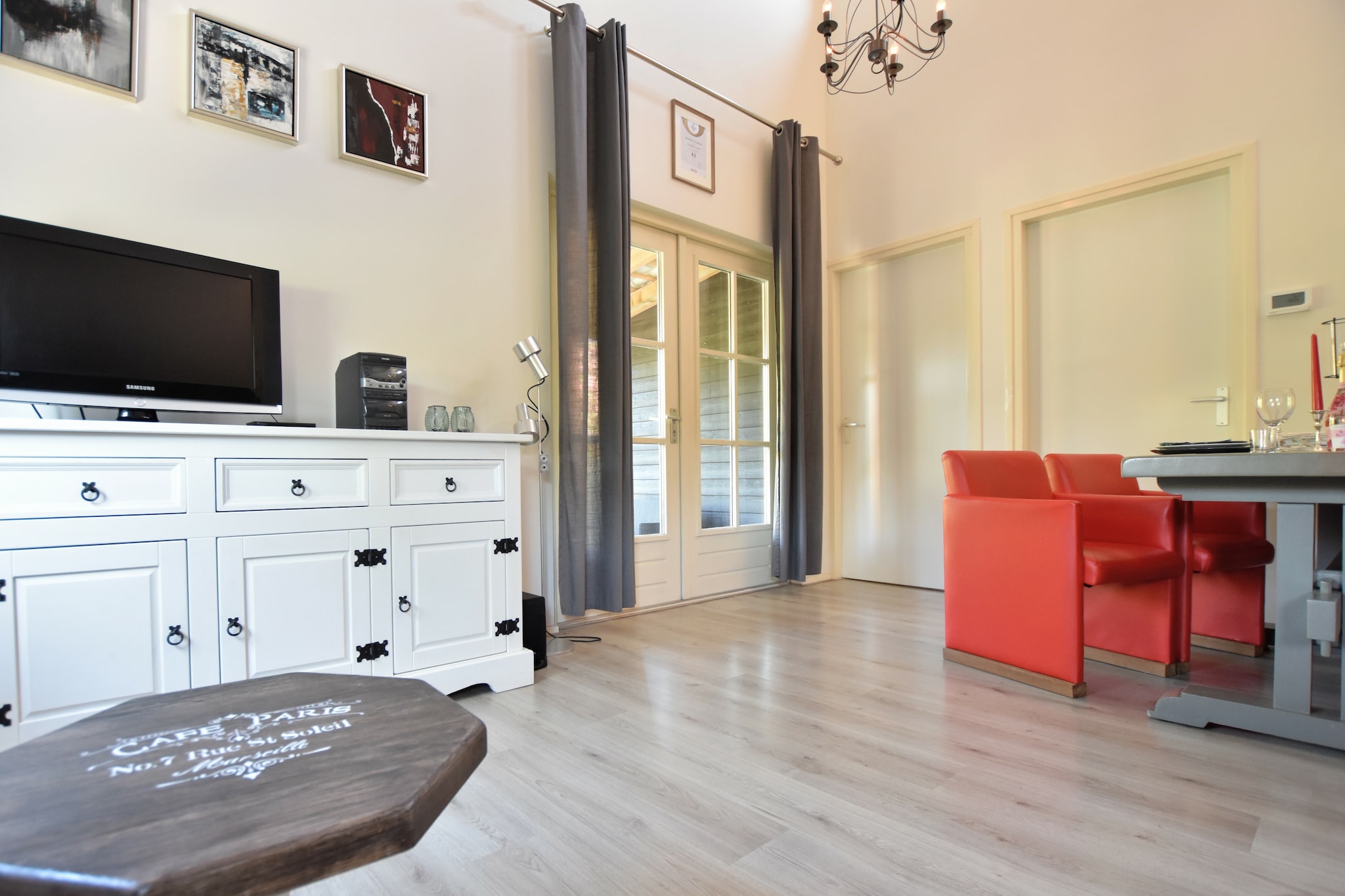 De Veluwse Vrijheid - Wohnzimmer