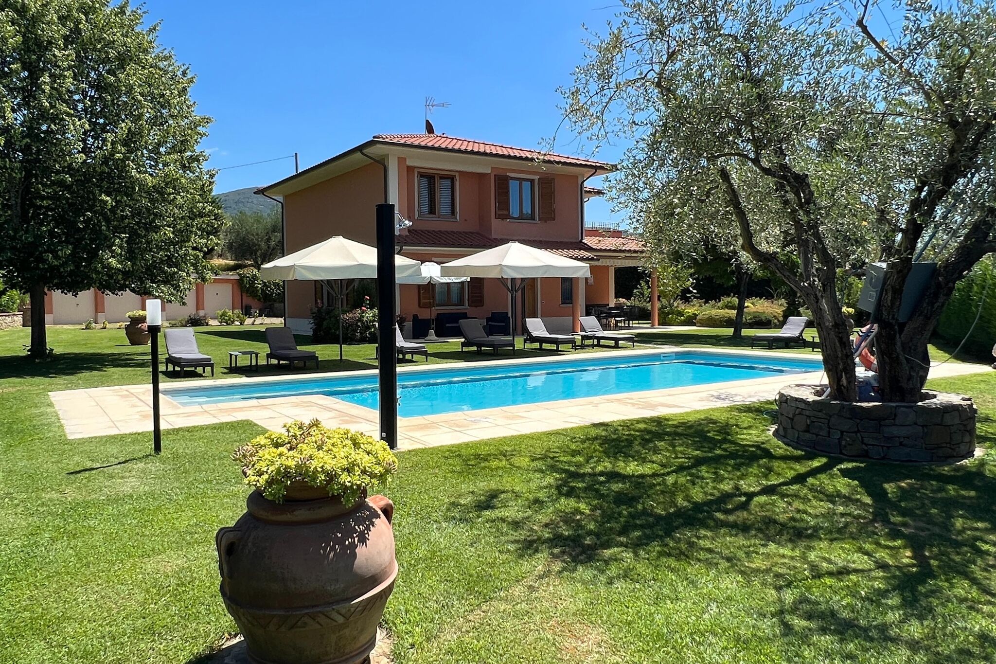 Ruime villa in de Toscaanse heuvels met privézwembad