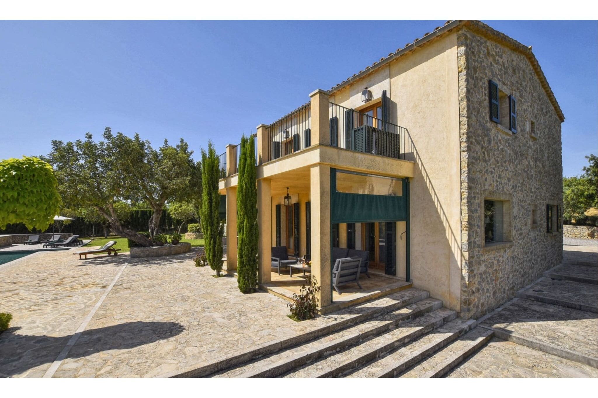 Beautiful country house with pool and views of the Tramuntana for 8 people