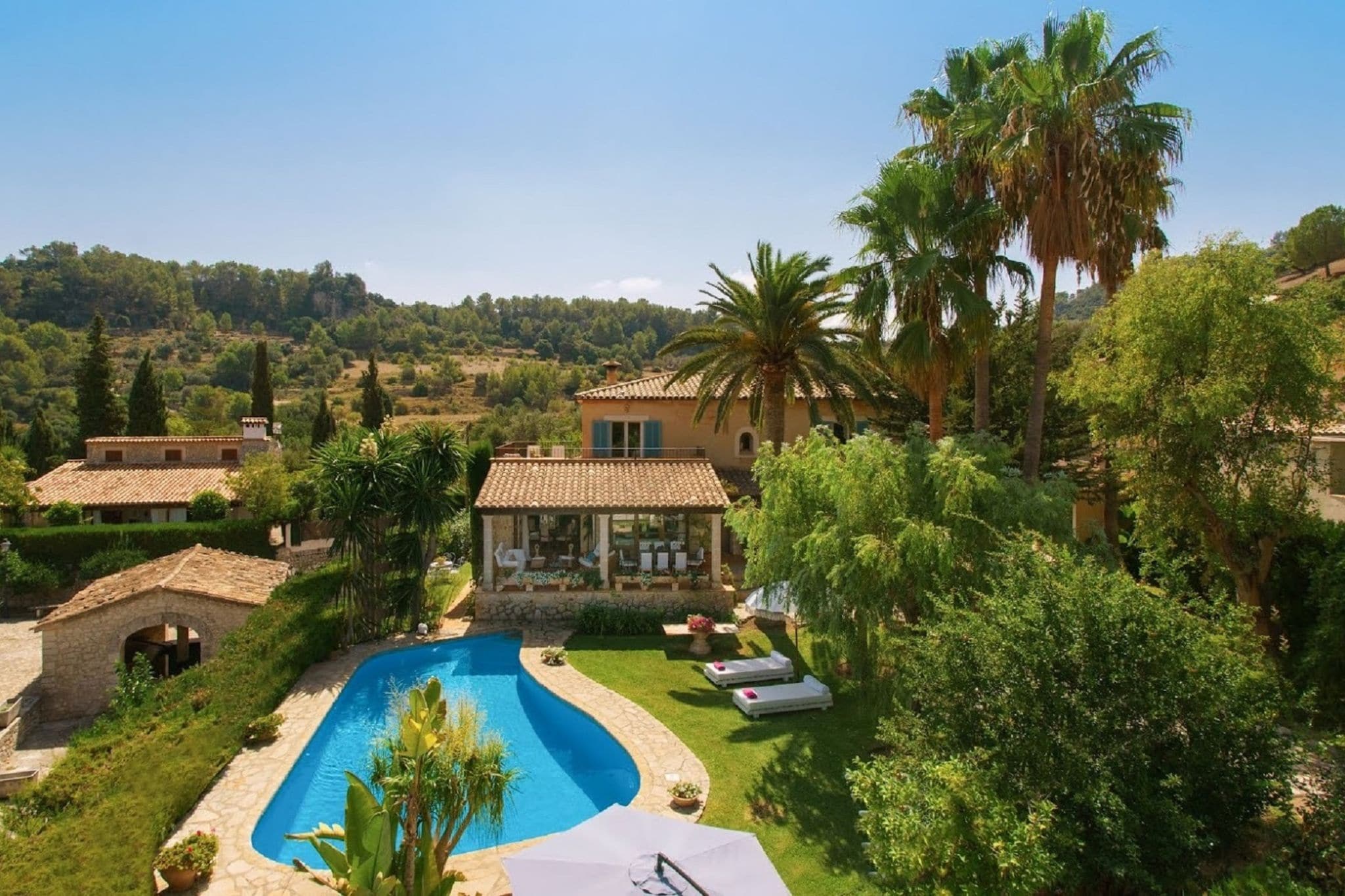Swanky mansion in Mancor de la Vall with pool