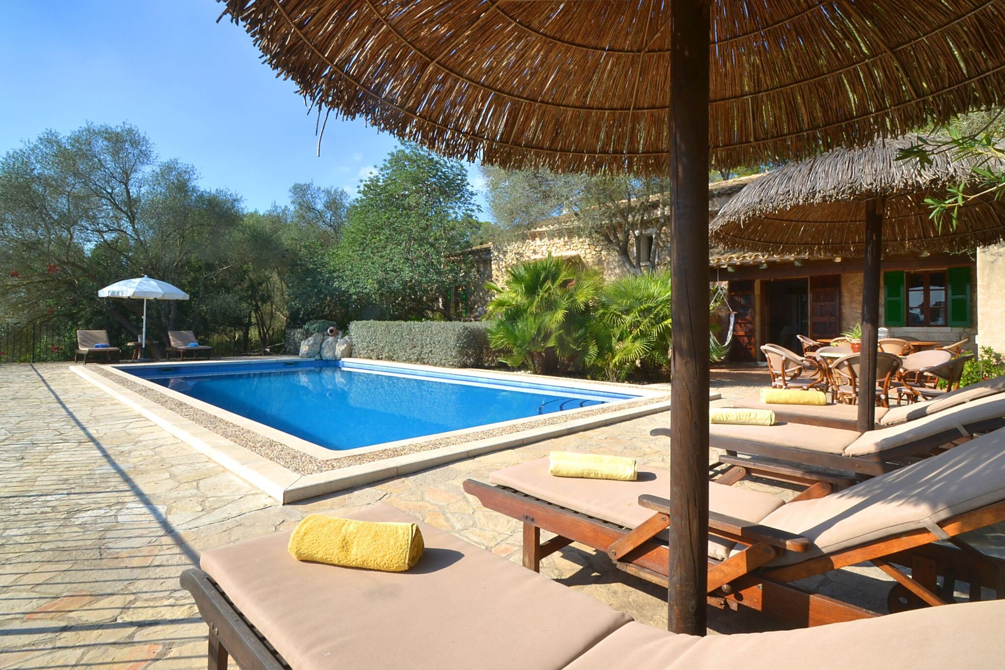 Mallorcaans stenen landhuis met prachtige uitzicht en privézwembad