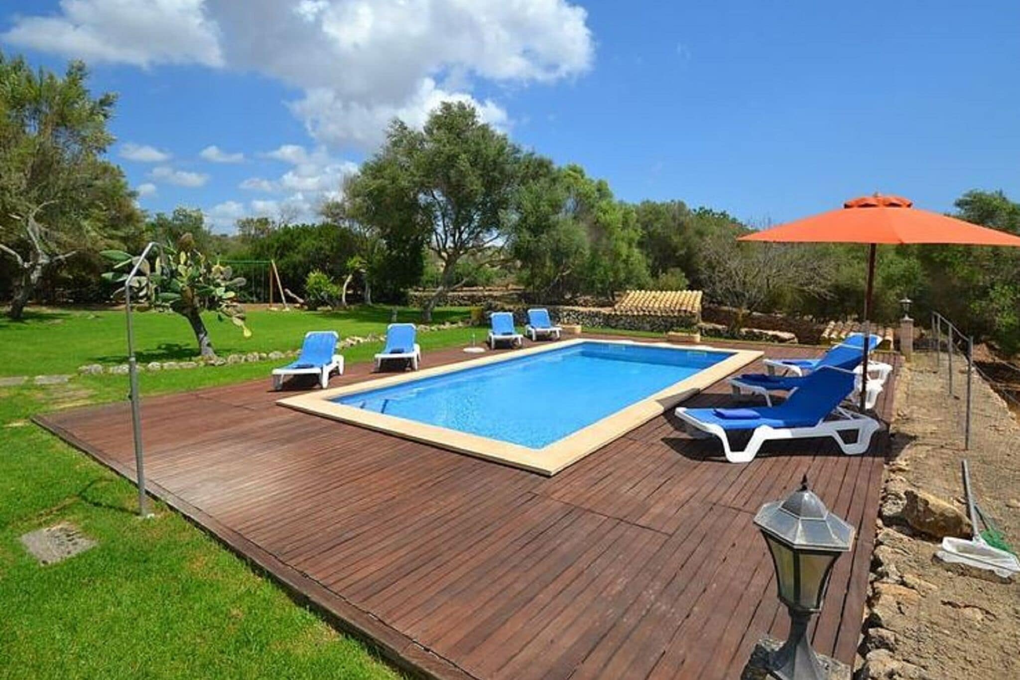 Charmant huis op Mallorca met een privézwembad en tuin 4 km van de zee