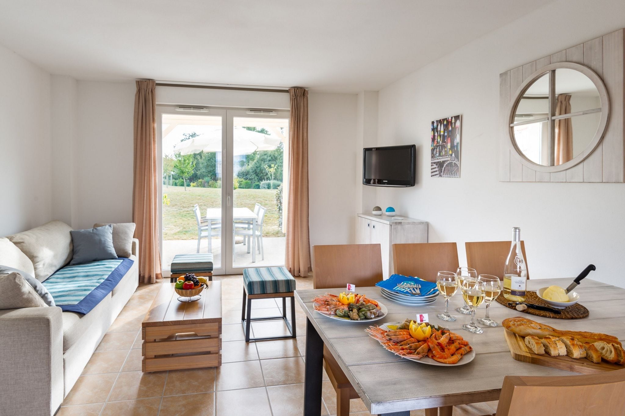 Well-kept apartment, with dishwasher, 7 km. from the beach