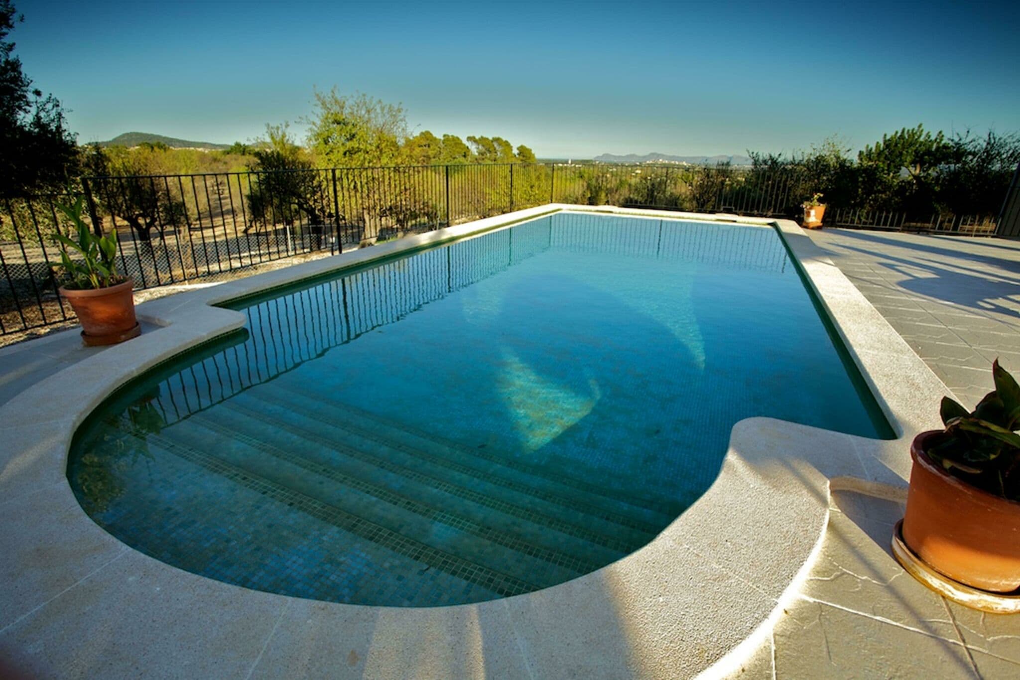 Belle maison de campagne avec piscine et vue panoramique pour 10 personnes