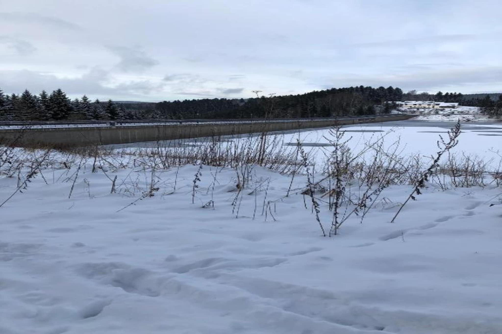 Ferienwohnung an der Talsperre Rauschenbach-Gebied winter 20km