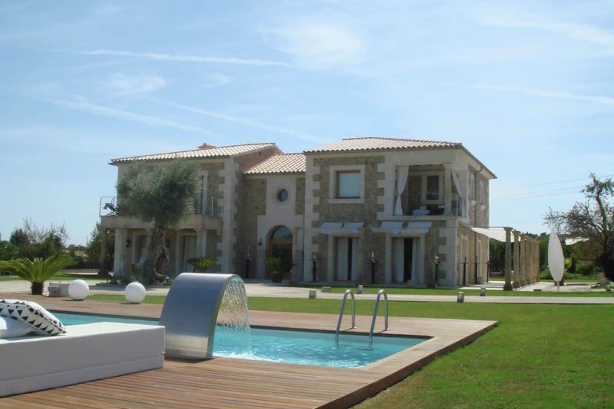 Mooi huis in Selva, Mallorca met privézwembad en bubbelbad