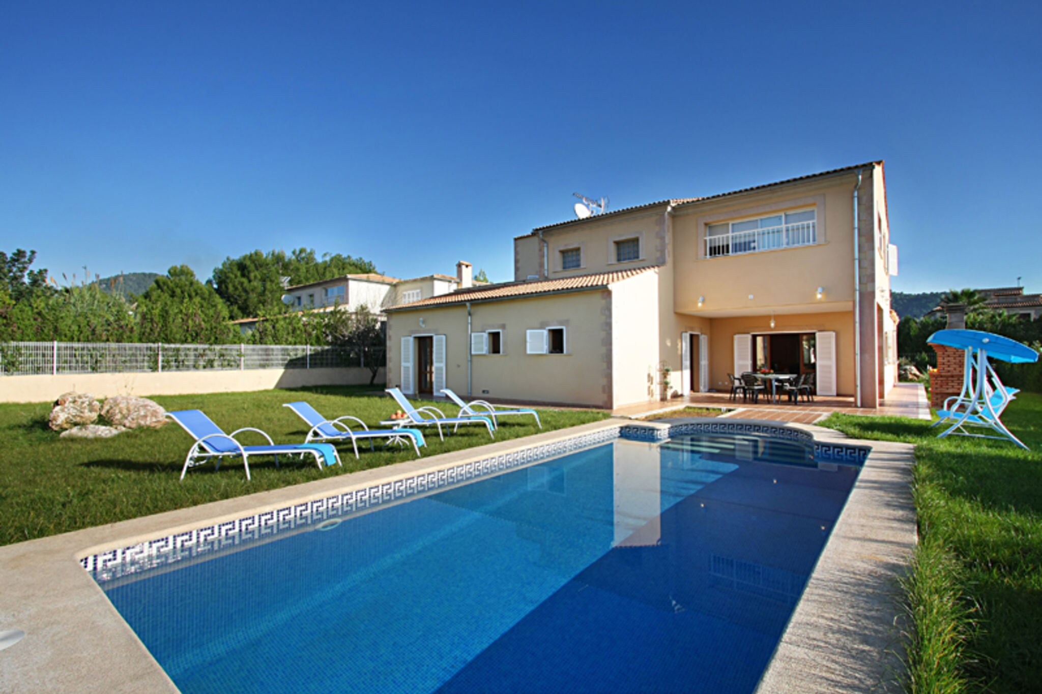 Moderne villa op Mallorca met een zwembad en bubbelbad