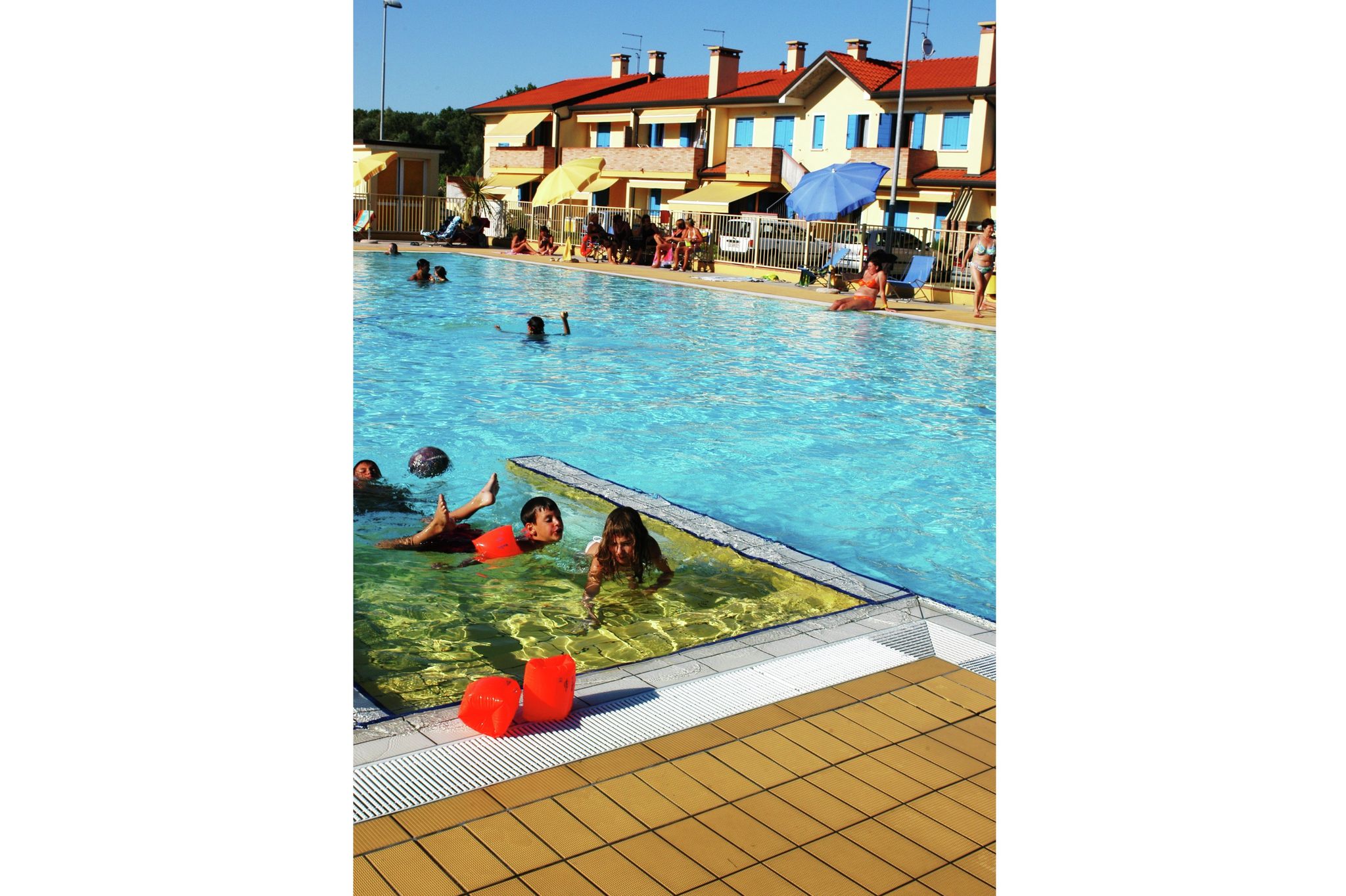 Zonovergoten residentie met zwembad, in Rosolina Mare, in de buurt van Venetië