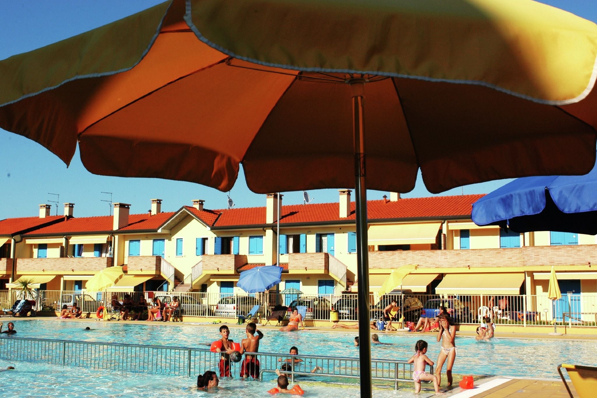 Zonovergoten residentie met zwembad, in Rosolina Mare, in de buurt van Venetië.