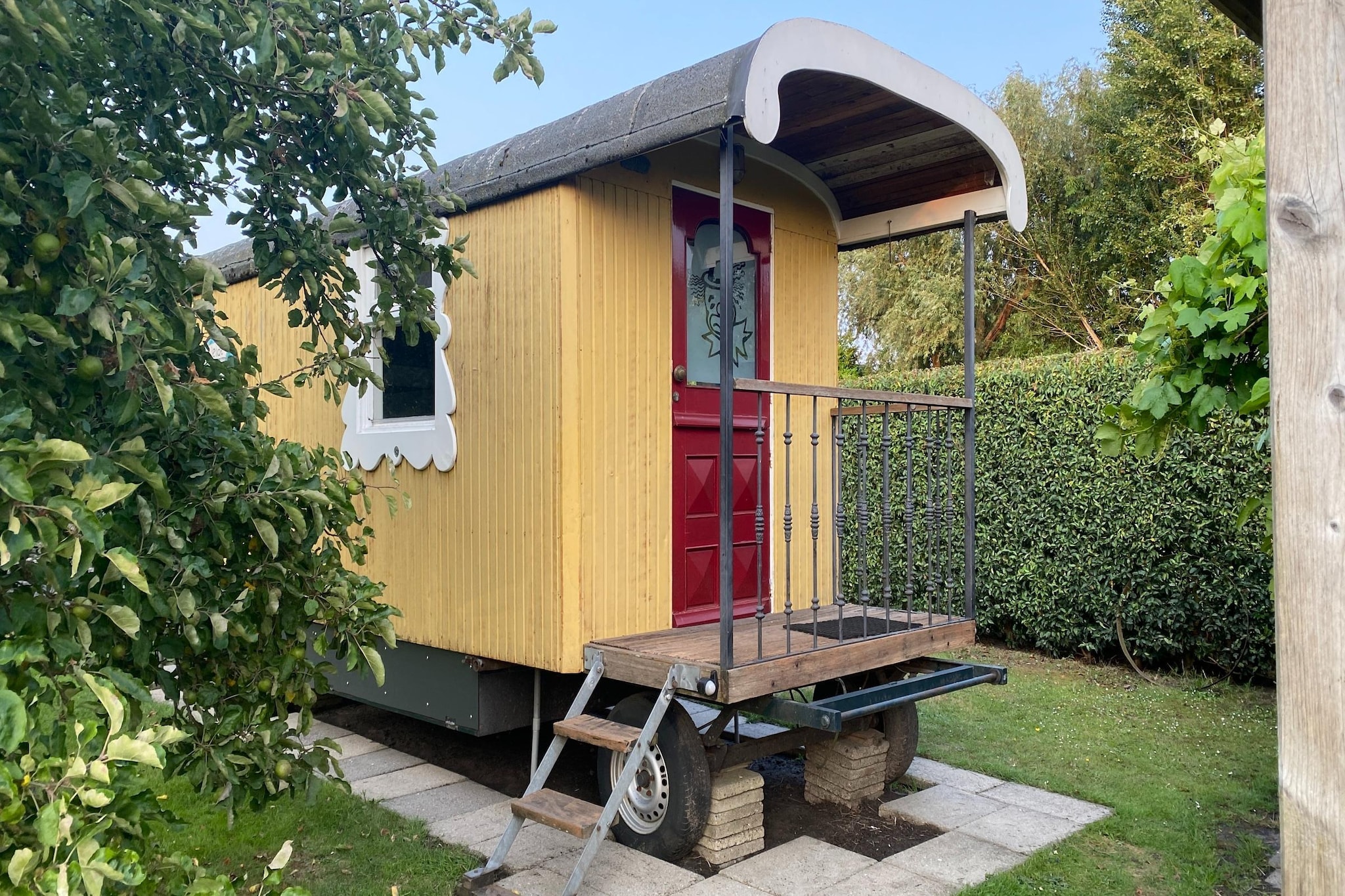 Pipowagen de Weideblick-Terrasbalkon
