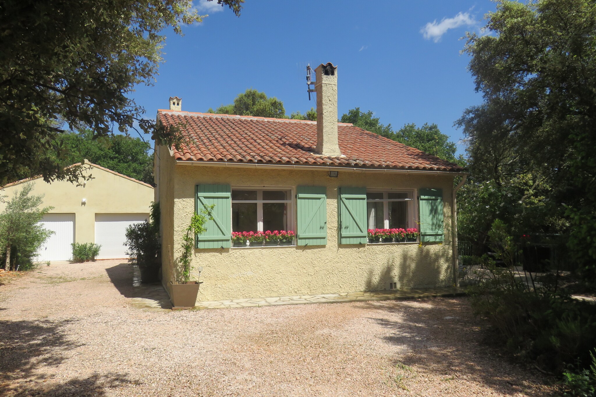 Tucked away in the scenic town of GarÃ©oult, this elegant 3-bedroom villa is perfect for families of up to 7 guests. Surrounded by forests and offering a cosy vacation vibe, the villa features a private swimming pool, a boules court, a fenced garden, and a terrace with a barbecueâ€”ideal for relaxed outdoor living. Please note: pets are not allowed.

The child-friendly home is just 2.5 km from the town centre, where you'll find restaurants, a public pool, and shops within a short drive. The sea is 49 km away for day trips to the coast, and the nearest airport is conveniently located 46 km from the villa. Other nearby facilities include a ferry port (39 km), motorway junction (15 km), and tourist information office (17 km).

Whether you're enjoying a family barbecue in the garden or exploring the charming ProvenÃ§al surroundings, this villa offers a peaceful and comfortable base for your holiday.