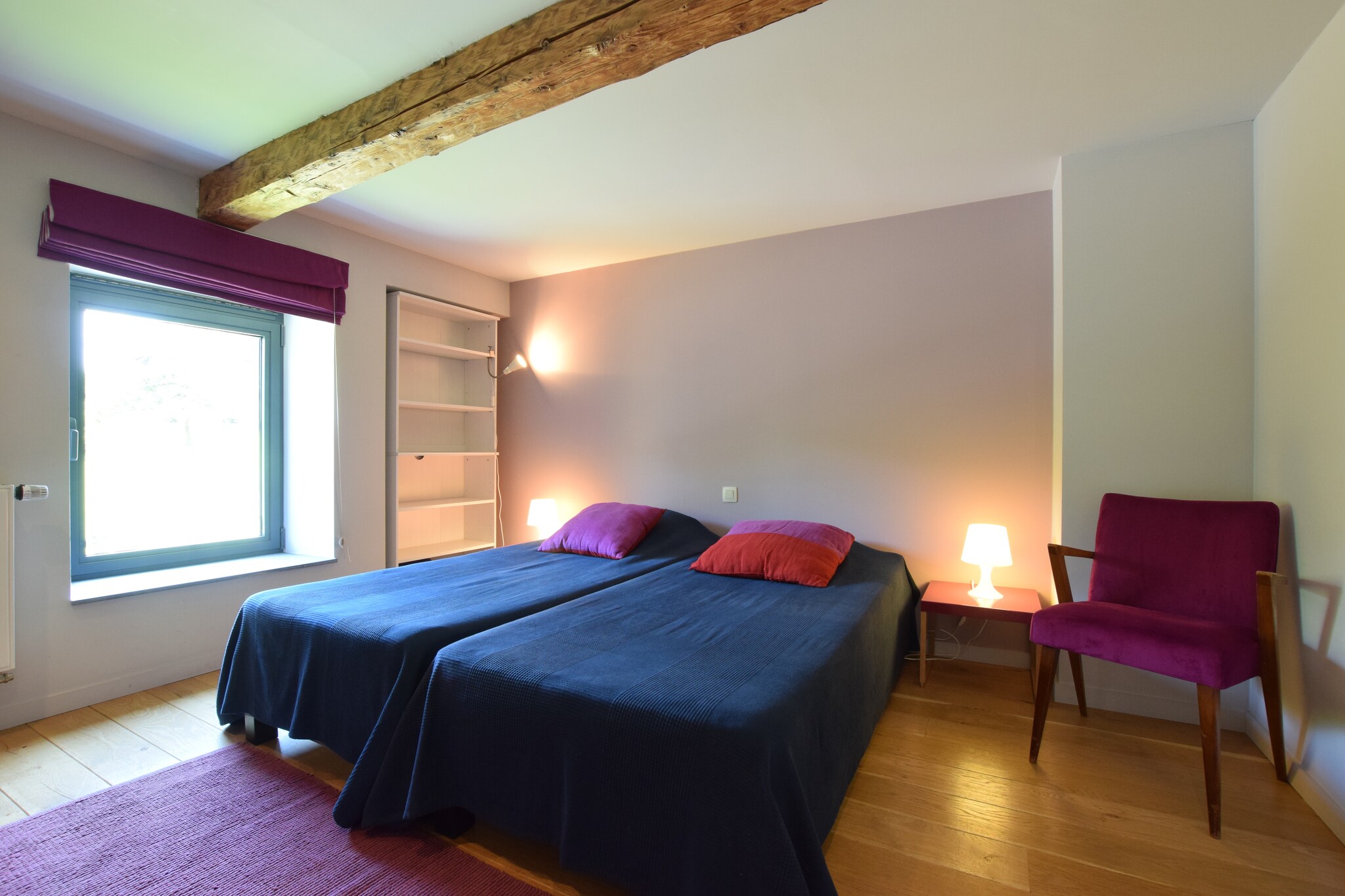 Ground floor: (open kitchen(electric kettle, toaster, cooker(5 ring stoves, gas), coffee machine(filter, pads), microwave, dishwasher, fridge-freezer), Living/diningroom(double sofa bed(two single duvets, 90 x 200 cm), TV, dining table, fireplace, DVD player, stereo unit), toilet)\n\nOn the 1st floor: (bedroom(single bed(90 x 200 cm), single bed(90 x 200 cm)), Bedroom with bathroom(single bed(90 x 200 cm), single bed(90 x 200 cm), bathtub with shower, 2x washbasin, toilet), Bedroom with bathroom(single bed, single bed(90 x 200 cm), shower, washbasin), bathroom(shower, 2x washbasin), toilet)\n\nOn the 2nd floor: (bedroom(single bed(90 x 200 cm), single bed(90 x 200 cm), washbasin), playroom(TV, stereo unit))\n\nBasement: \n\nterrace, garden(private), garden furniture, BBQ, parking, trampoline, boules court, table tennis table, children\'s bed, high chair