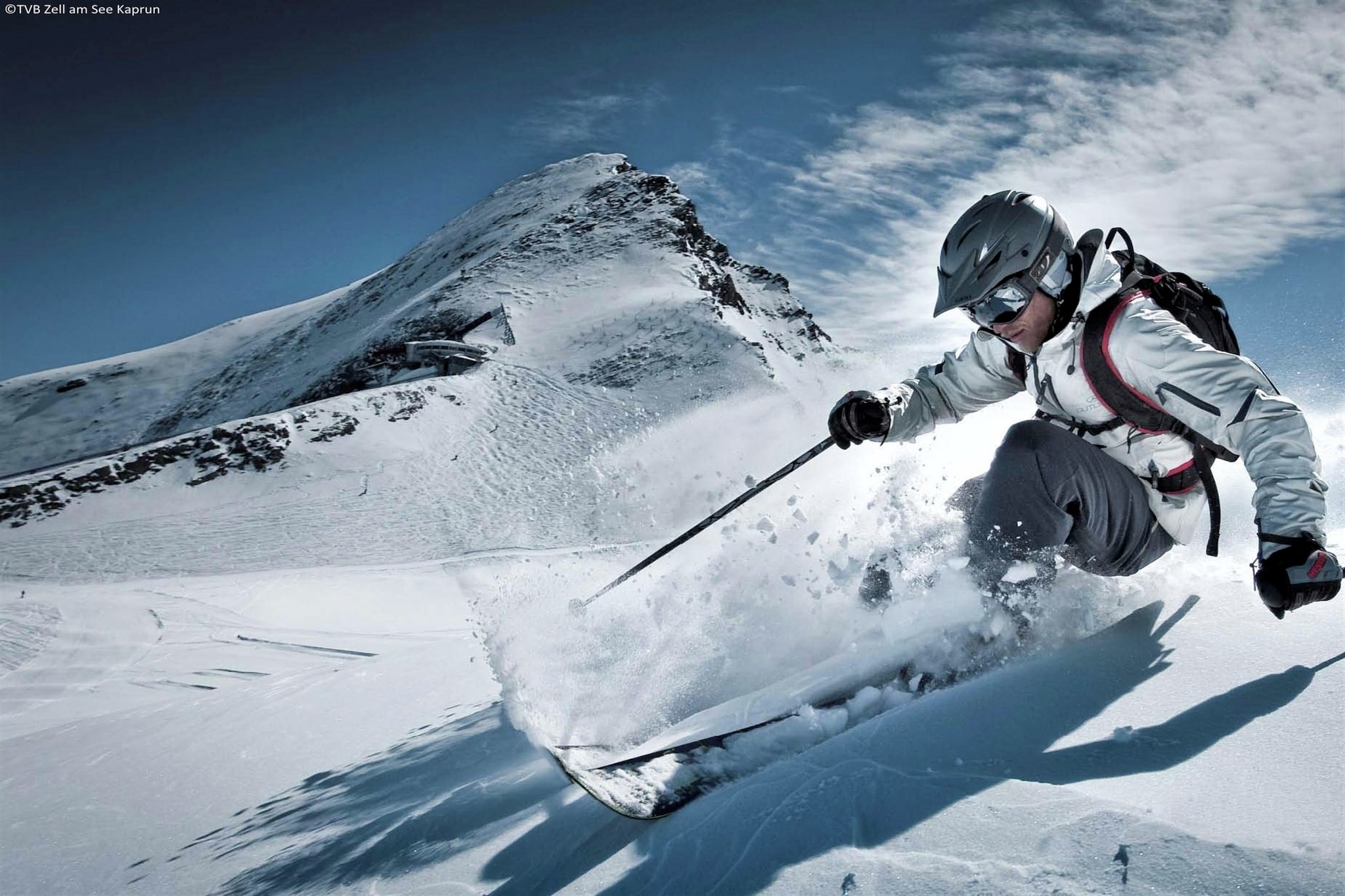 Apartment "Kitzsteinhorn" â€“ Your home in Zell am See-Kaprun!

The spacious "Kitzsteinhorn" apartment is located in the new building of the Oberaigenhof, a charming farm with a total of four modern apartments. The accommodation impresses with its cozy yet stylish furnishings and a private entrance, guaranteeing privacy and comfort.

With space for up to 10 people, the apartment is ideal for families and groups. Amenities include free Wi-Fi, cable flat-screen TV, and a sunny balcony with breathtaking views of the surrounding mountains. Direct access to the ski lift makes it the perfect accommodation for your winter vacation in Zell am See-Kaprun â€“ but it's also the ideal starting point for hikes, bike tours, and excursions in the region during the summer. For larger groups, the "Imbachhorn" and "Kitzsteinhorn" apartments can be booked together â€“ accommodating up to 18 people. A dining area with an additional table can be set up upon request.

Enjoy a genuine farm holiday with modern comfort, magnificent views and warm hospitality â€“ at the Oberaigenhof in Zell am See!