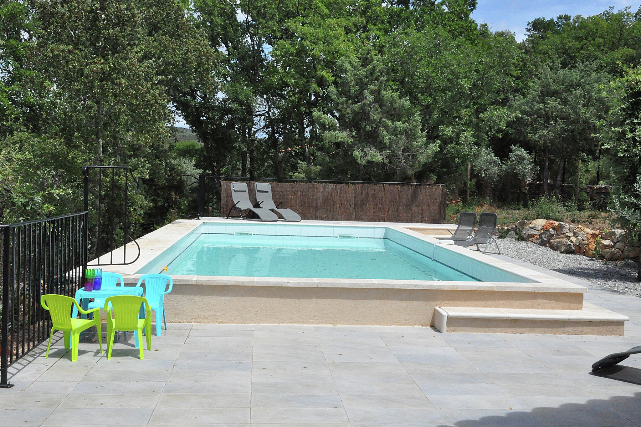 Ruime villa in de Provence met privézwembad