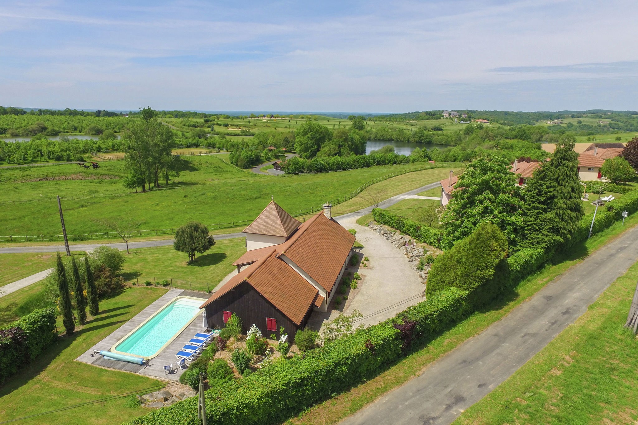 Luxus-Villa mit Privatum Sauna, Pool, Panoramablick und Platz für zwei Familien