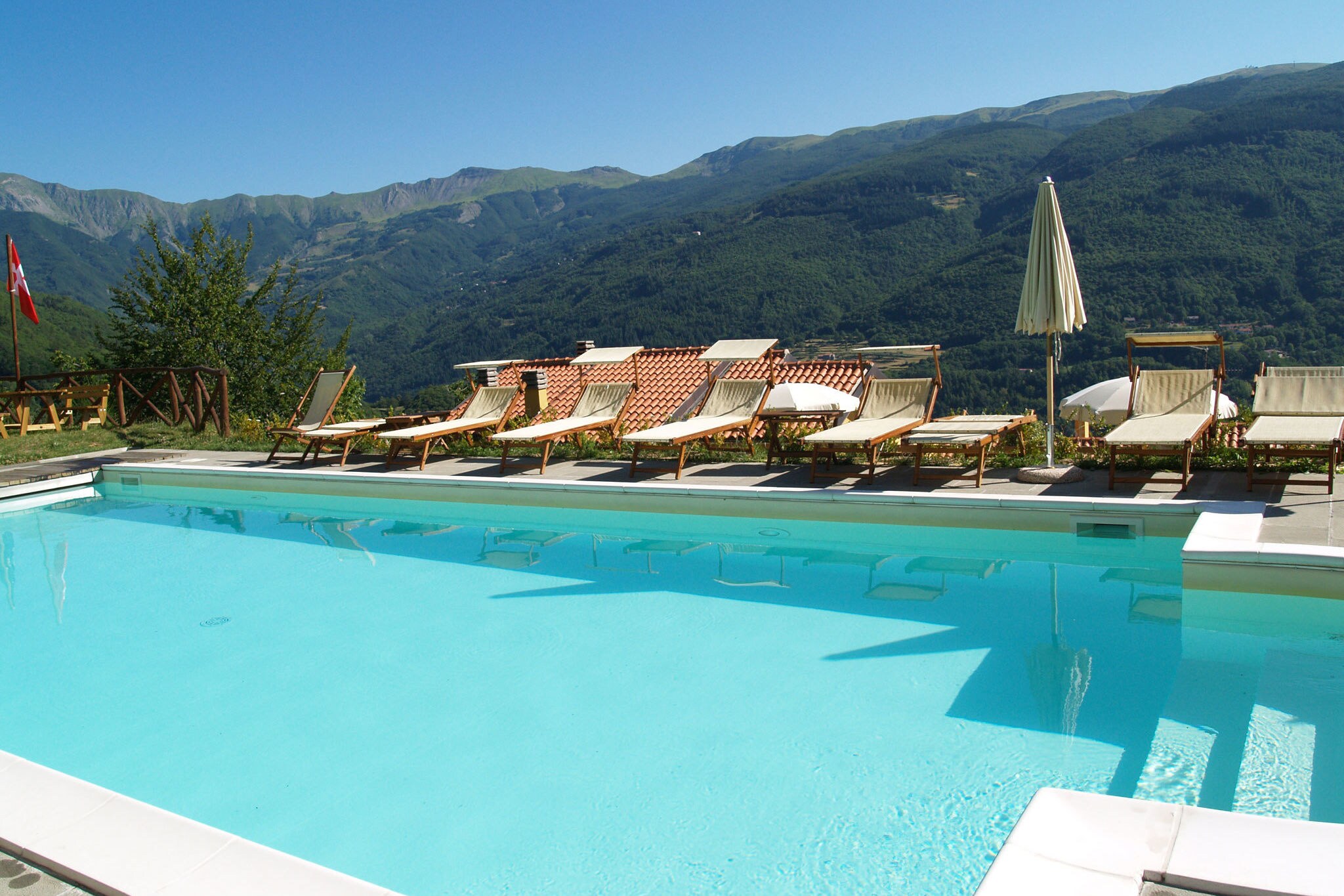 Chalet spacieux avec piscine à Cutigliano