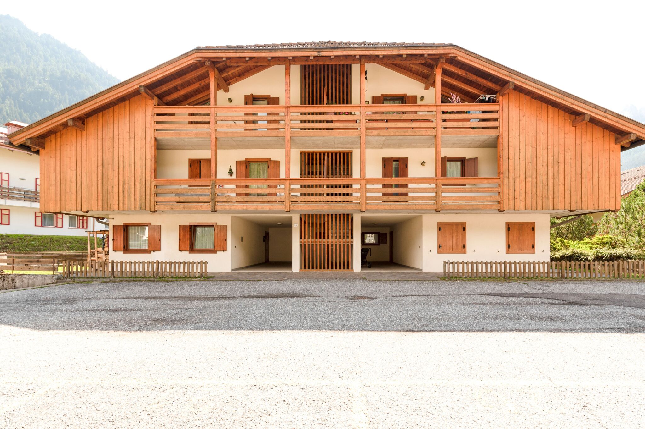 Ruim appartement in pozza di Fassa dicht bij het skigebied