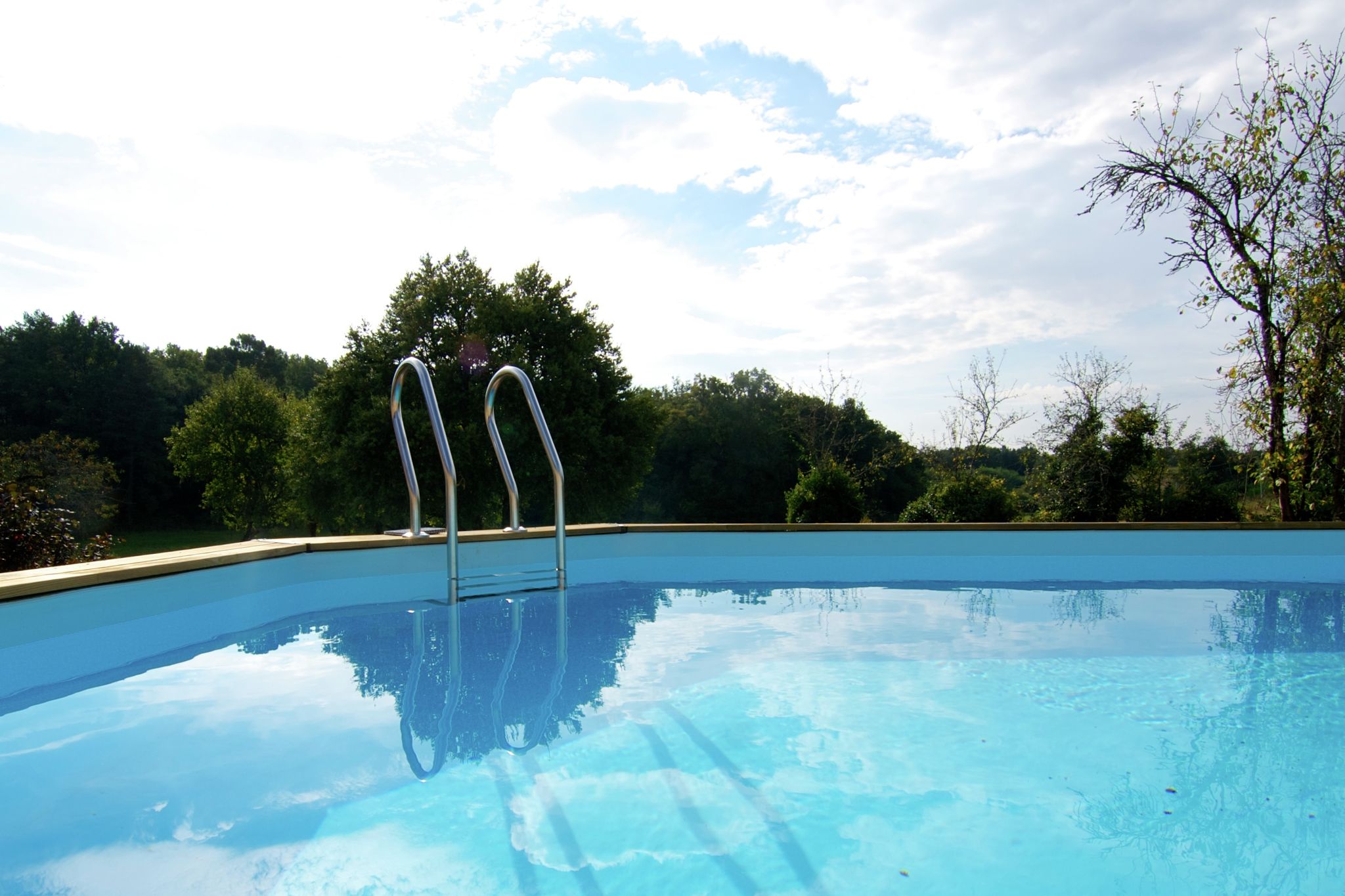 Ruhiges Ferienhaus in Thiviers

mit privatem Pool