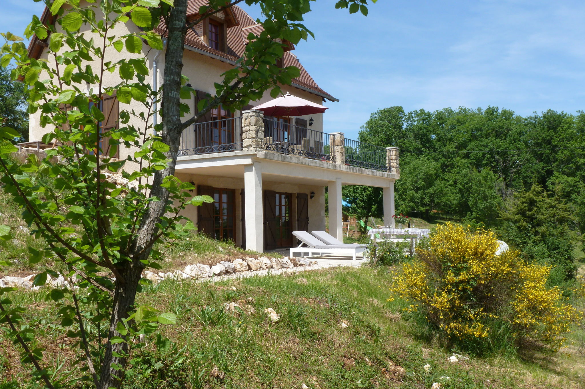 Villa in Cajarc mit Terrasse, Garten, Rutschen