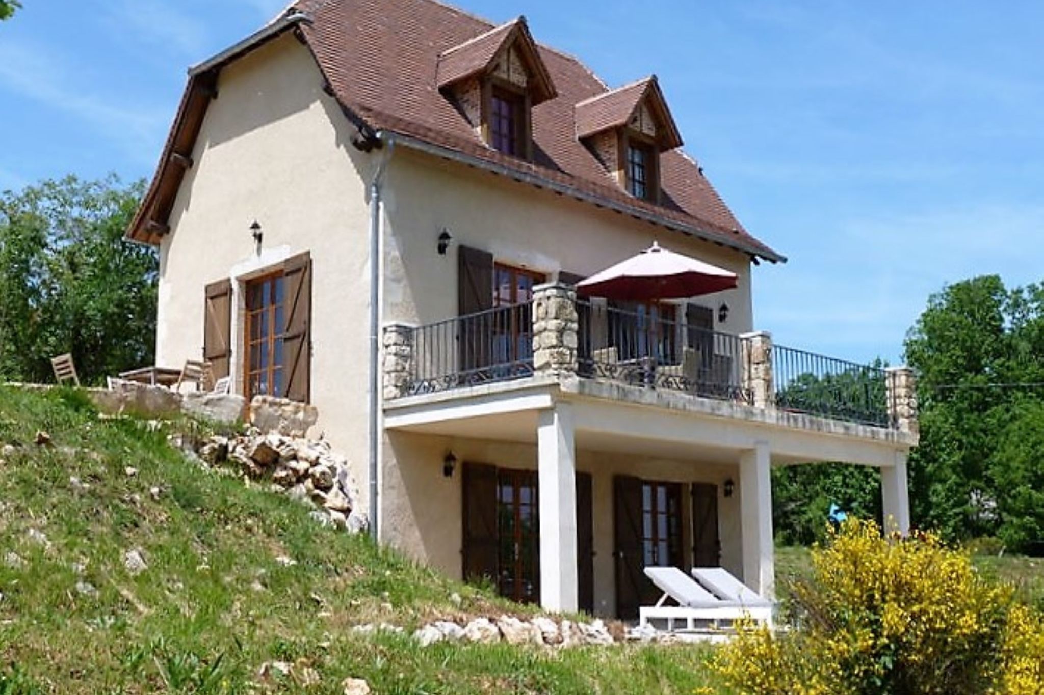 Villa in Cajarc with Terrace, Garden, Slides