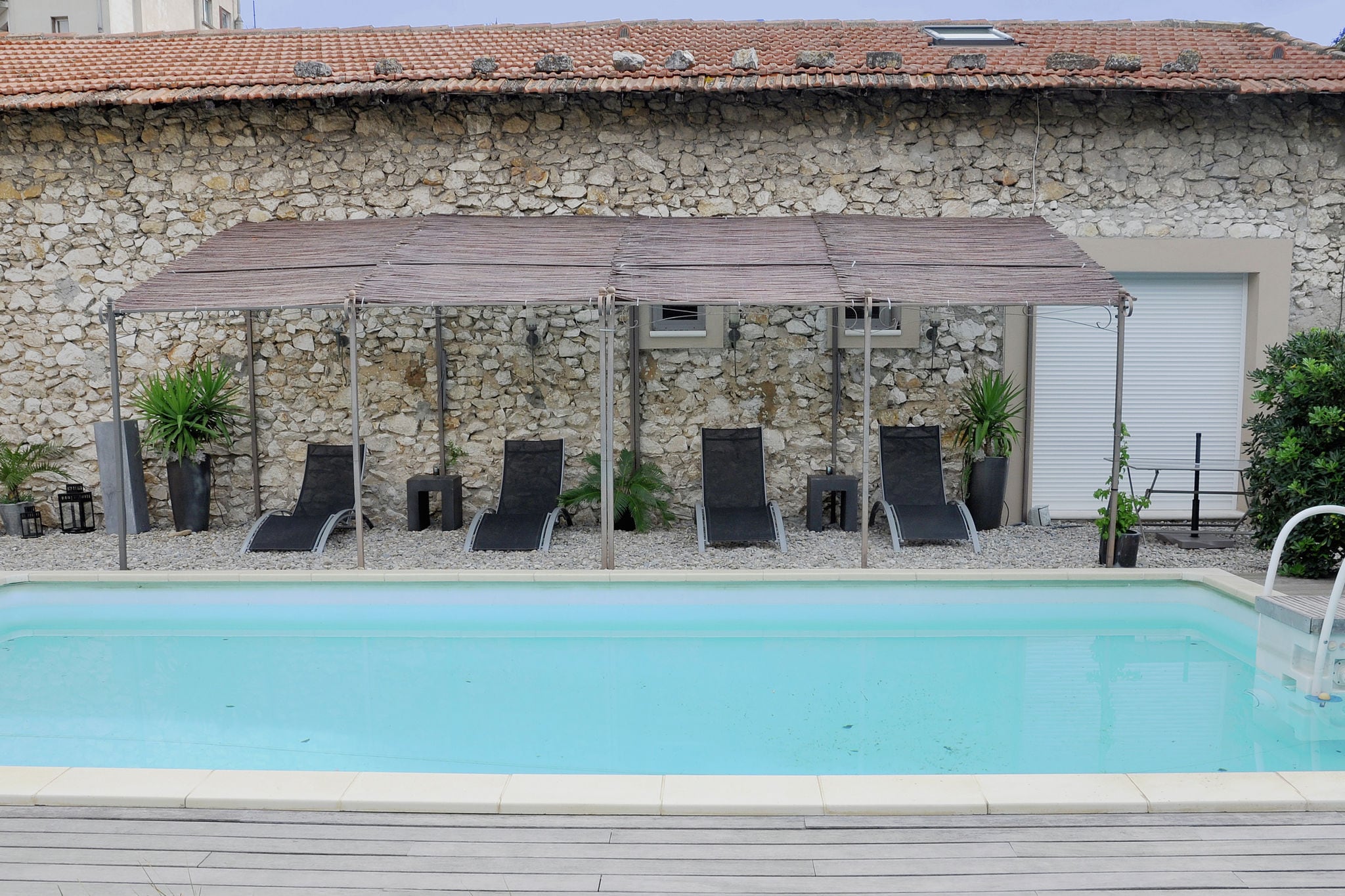 Schitterende en stijlvolle stadswoning met privé zwembad midden in Cavaillon