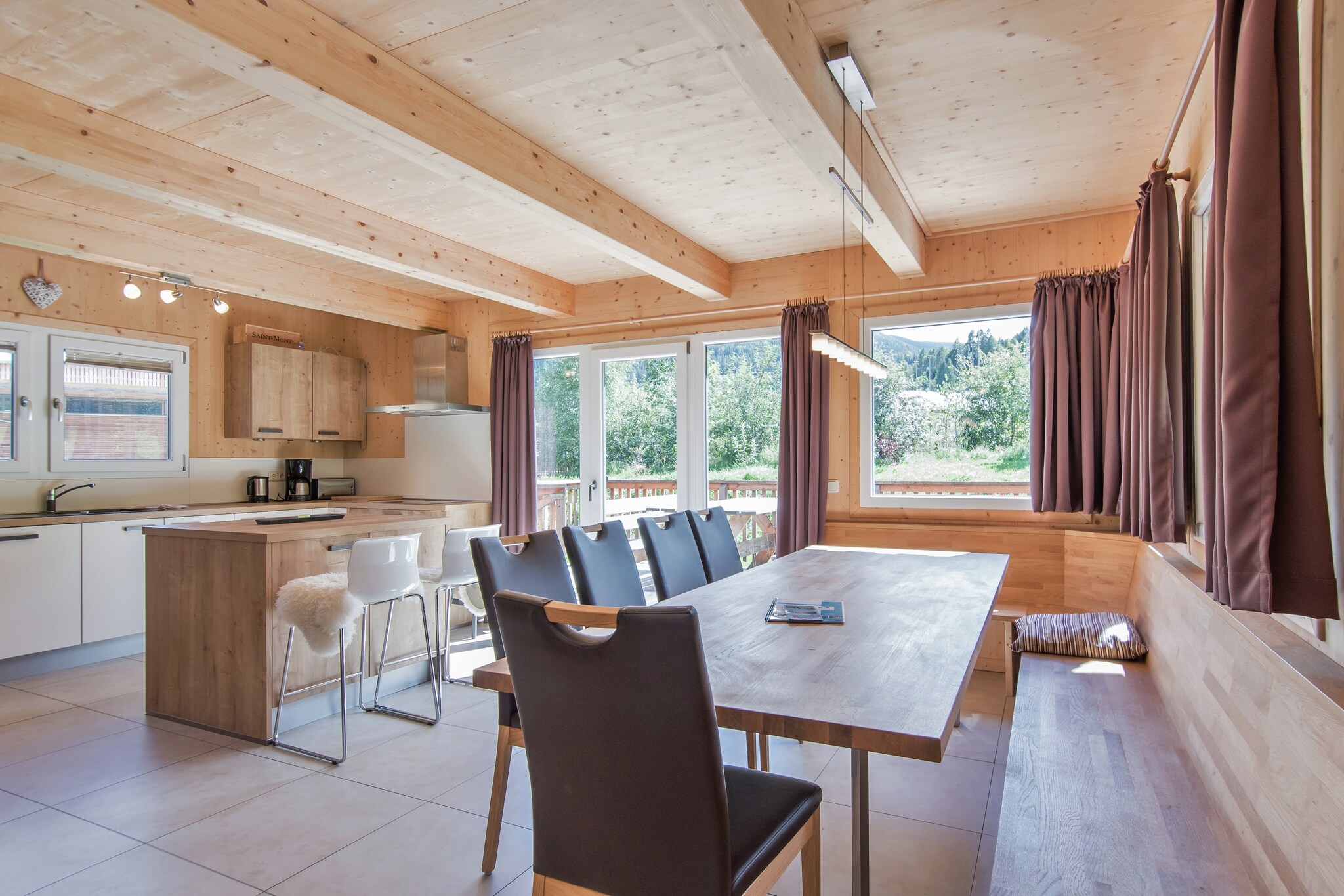 Attractive chalet with whirlpool