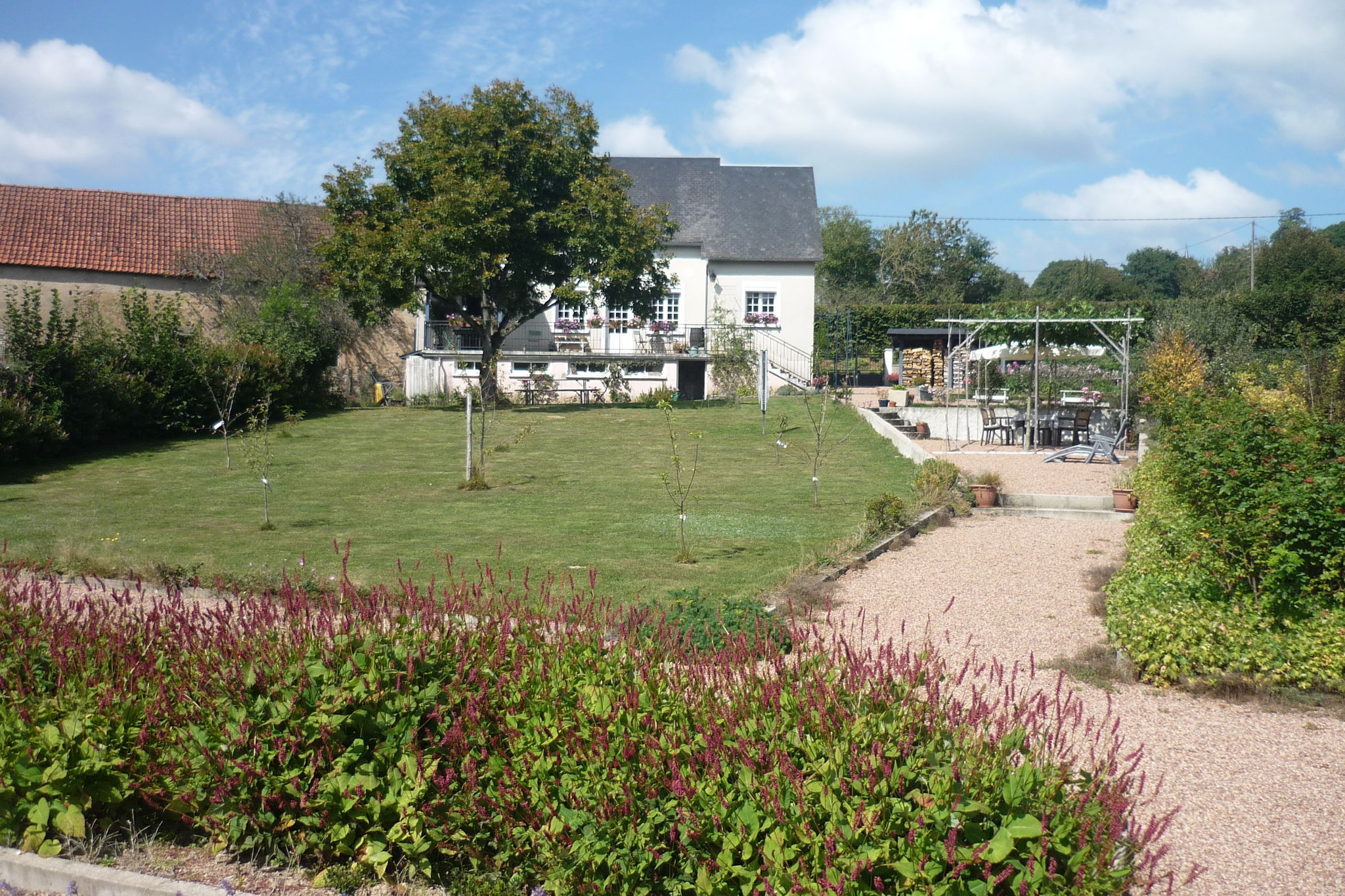 Beautiful house in Morvan nature park with large garden, sauna and nice view