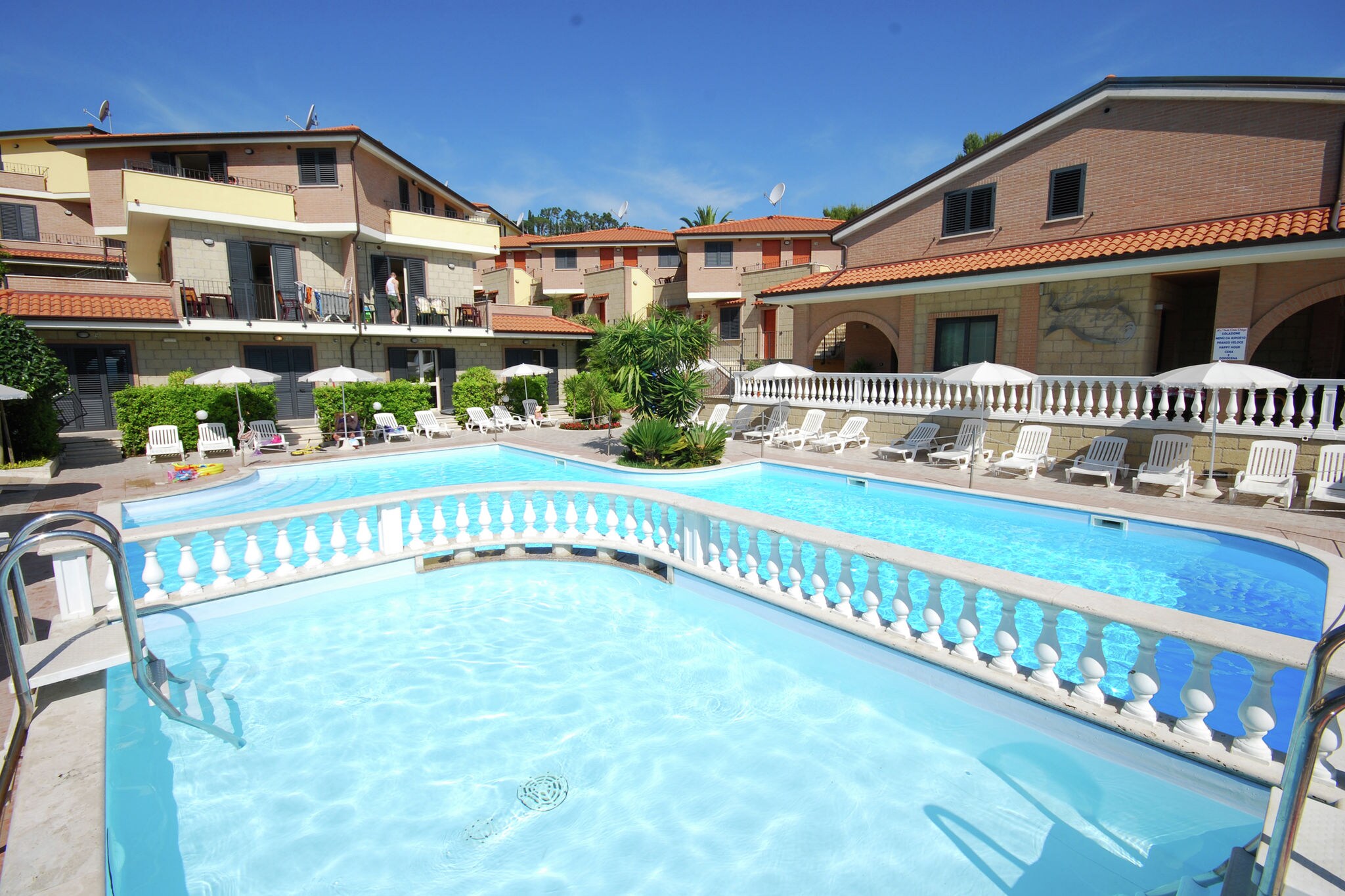 Luxueuse maison de vacances à Tortoreto avec piscine