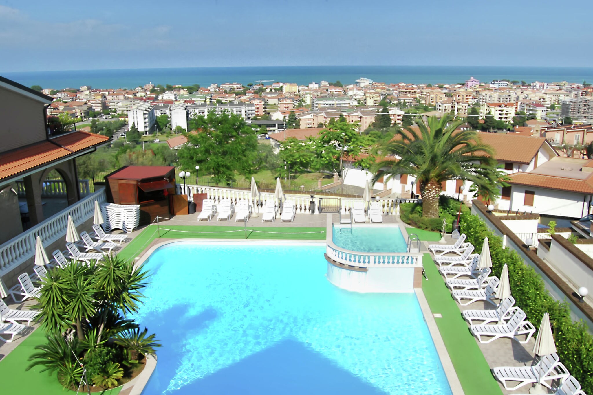 Luxueuse maison de vacances à Tortoreto avec piscine