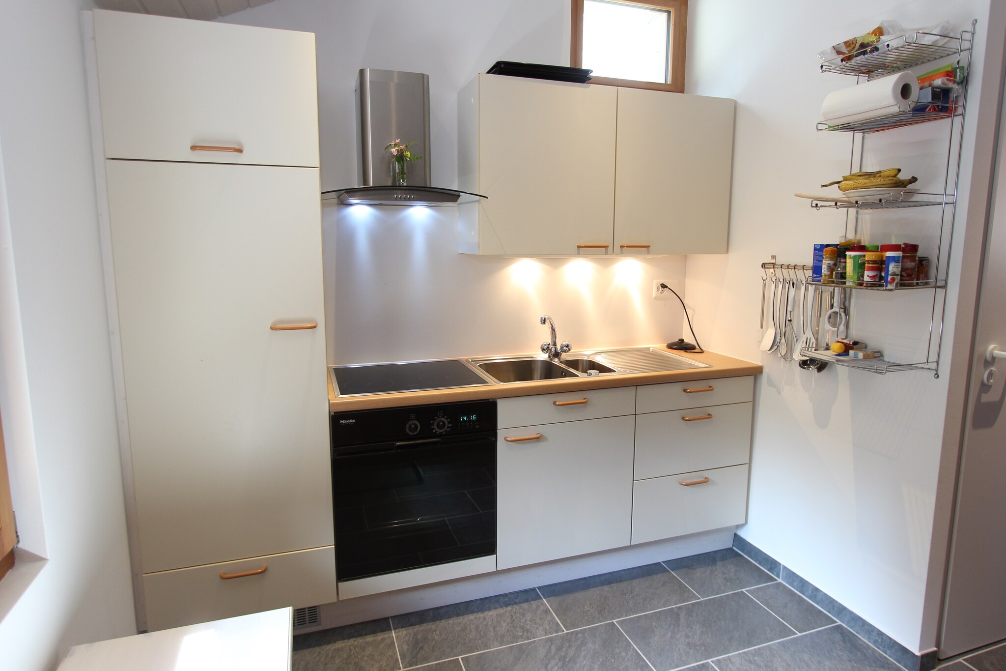 Nestled in the peaceful Grengiols region of Valais, this thoughtfully renovated holiday home invites couples or small families to unwind in a truly special setting. Blending traditional charm with modern comforts, the home has been carefully restored in accordance with local building guidelines, offering a unique stay in a tranquil hamlet in the scenic Binntal valley.
Accessible only by a hiking trail, this retreat is perfect for nature lovers seeking serenity and adventure. Nearby, you can visit the gemstone mines, explore the Aletsch Glacier, or take day trips to Fiesch and Brig. Due to its remote setting, the property is not recommended for guests with mobility or respiratory issues.
Inside, the living and sleeping areas can be heated with electric thermostats or a cozy Swedish wood stove, while the bathroom features thermostatically controlled underfloor heating. Whether you’re relaxing indoors or exploring the breathtaking surroundings, this secluded mountain hideaway offers a peaceful and unforgettable alpine experience.