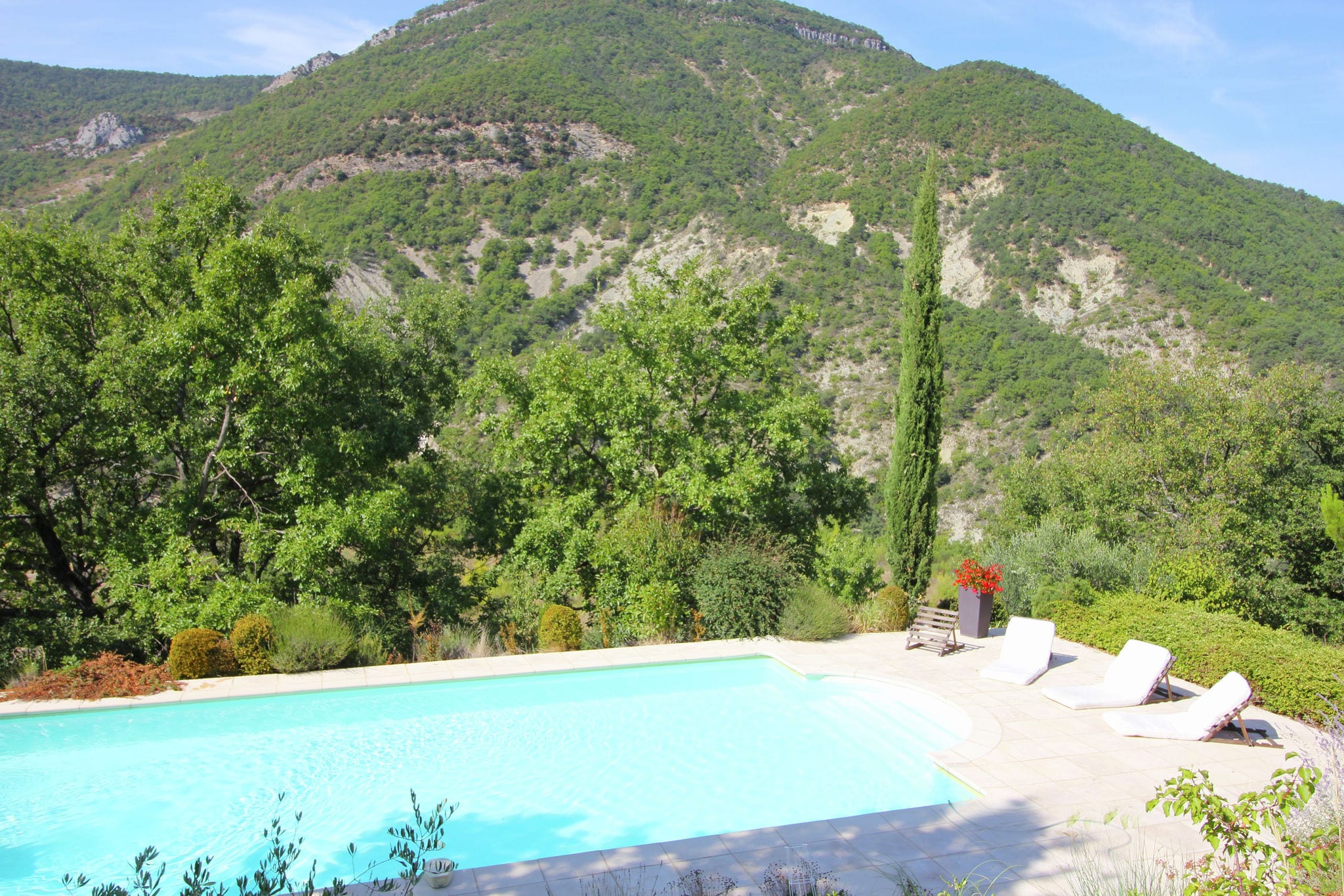 Authentische Villa in Montaulieu mit Swimmingpool