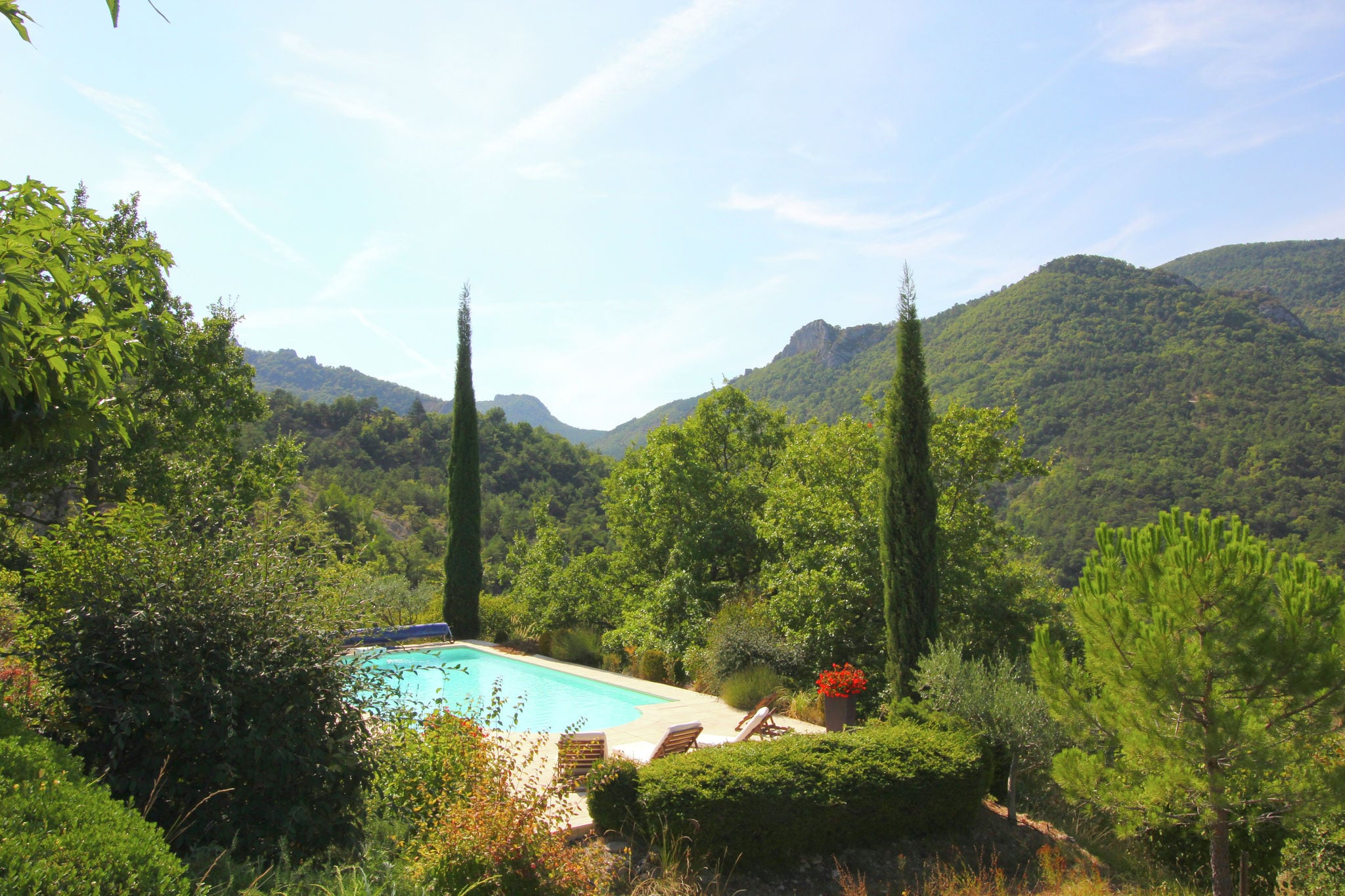 Villa authentique avec piscine à Montaulieu