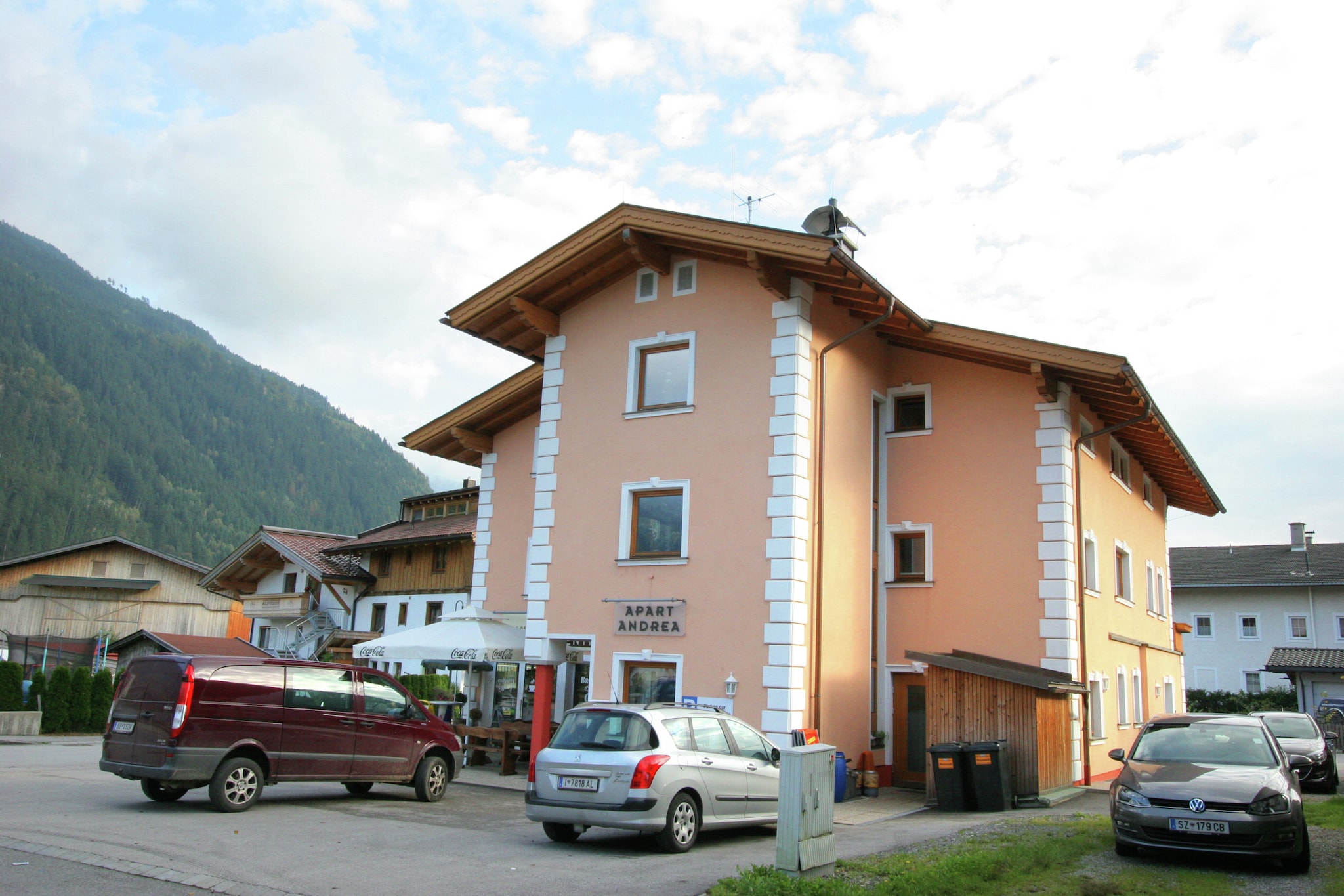 Stylish Flats in Uderns near Ski Lift