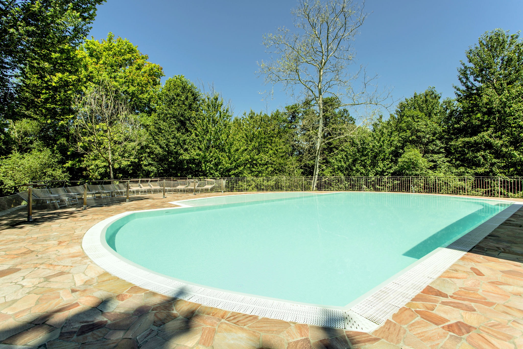 Maison de vacances confortable avec piscine