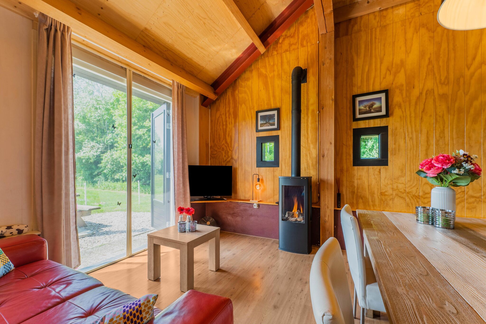 Maison de vacances moderne à Beilen avec vue sur la forêt