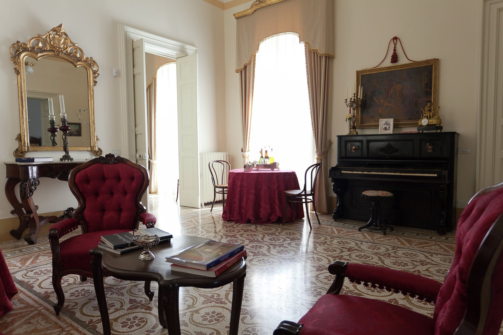 Imposant appartement in Puglia met gewelfde inkomhal