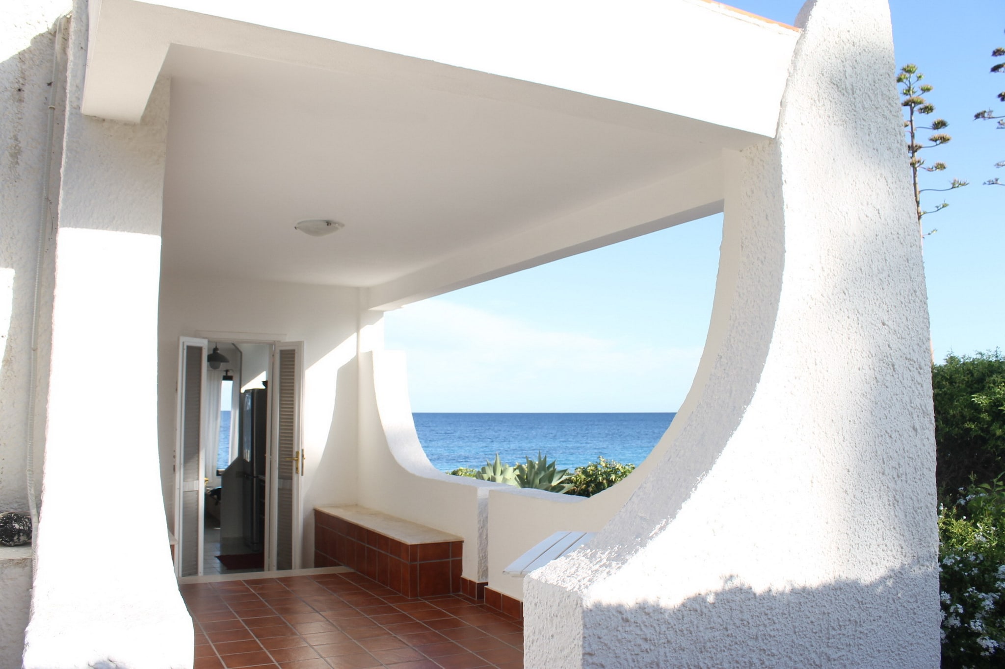 Ground floor: (Living room(TV, decorative fireplace), Kitchen(electric kettle, toaster, coffee machine, oven, microwave, fridge-freezer, Juicer), bedroom(double bed), bedroom(double bed), bedroom(bunk bed), bathroom(shower, washbasin, toilet, bidet), conservatory/veranda(on the same premises), heating, air conditioning, terrace)\n\nAttic: (Kitchen(cooker(4 ring stoves), fridge), Large kitchen, bedroom(double bed), bathroom(shower, washbasin, toilet, bidet))\n\nbathroom(reachable from the outside)(shower, washbasin, toilet, washing machine), garden furniture, parking, play equipment(shared with other guests), ironing board, iron