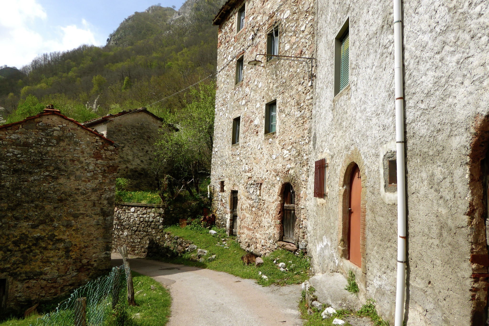 Hill-View Holiday Home in Bagni di Lucca with Terrace & Garden