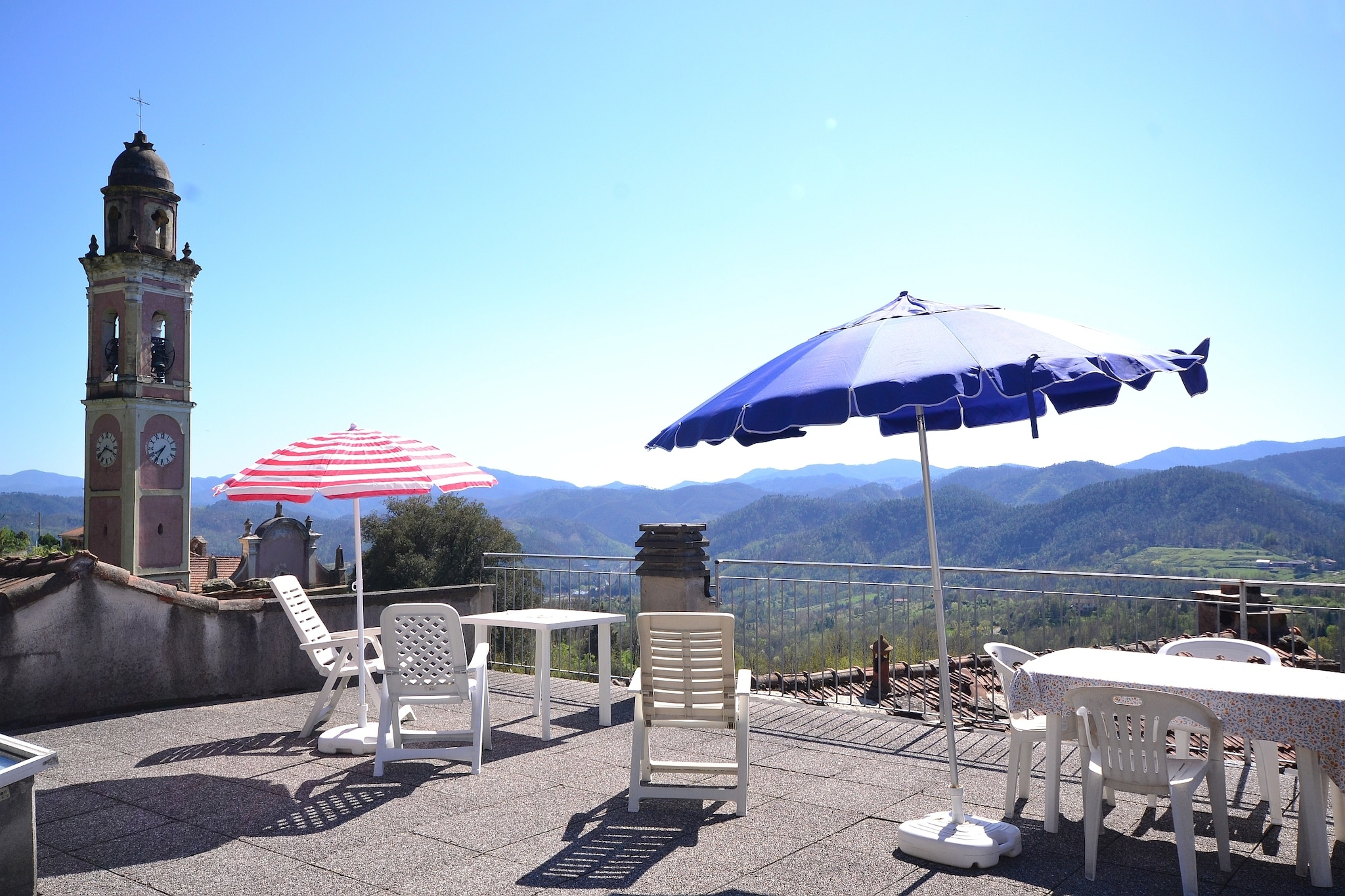 Appartement met terras op 15 km van Cinque Terre