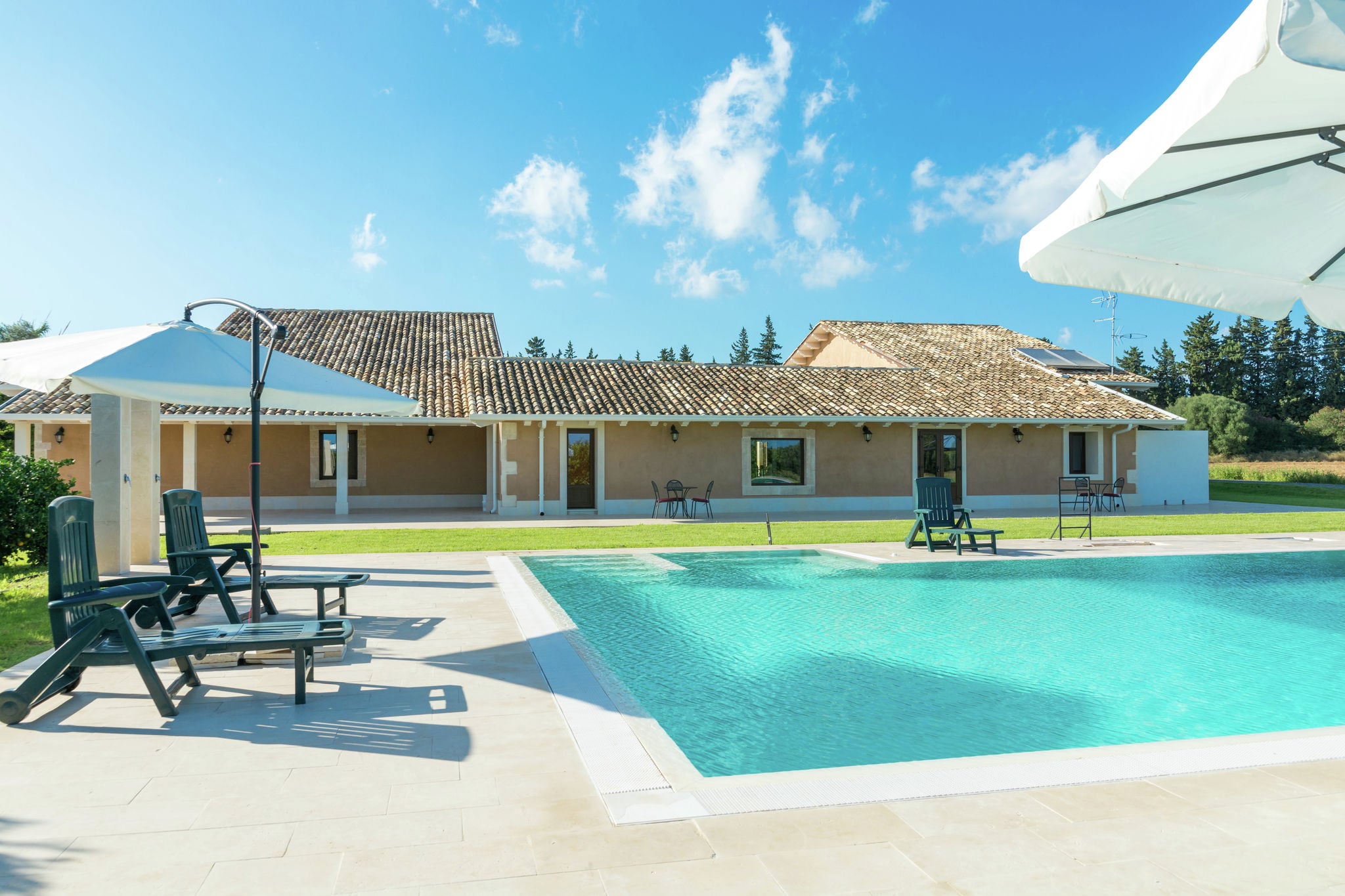 Luxuriöses Ferienhaus mit Swimmingpool in Syrakus, Italien