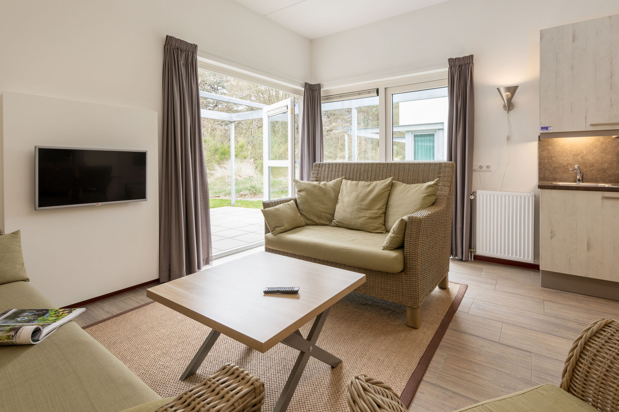 Luxury chalet with two bathrooms, 2 km from the sea on Texel