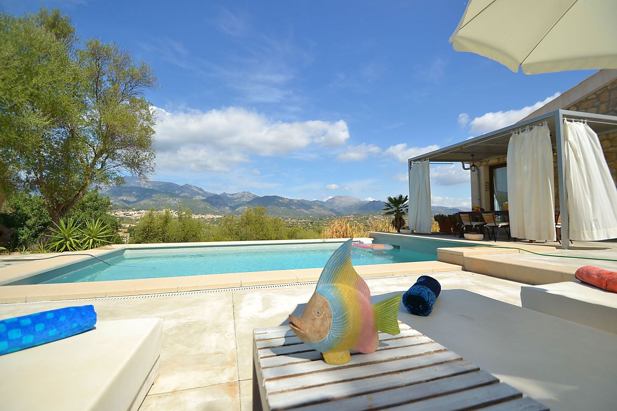 Modern furnished house with private pool and view over the mountains
