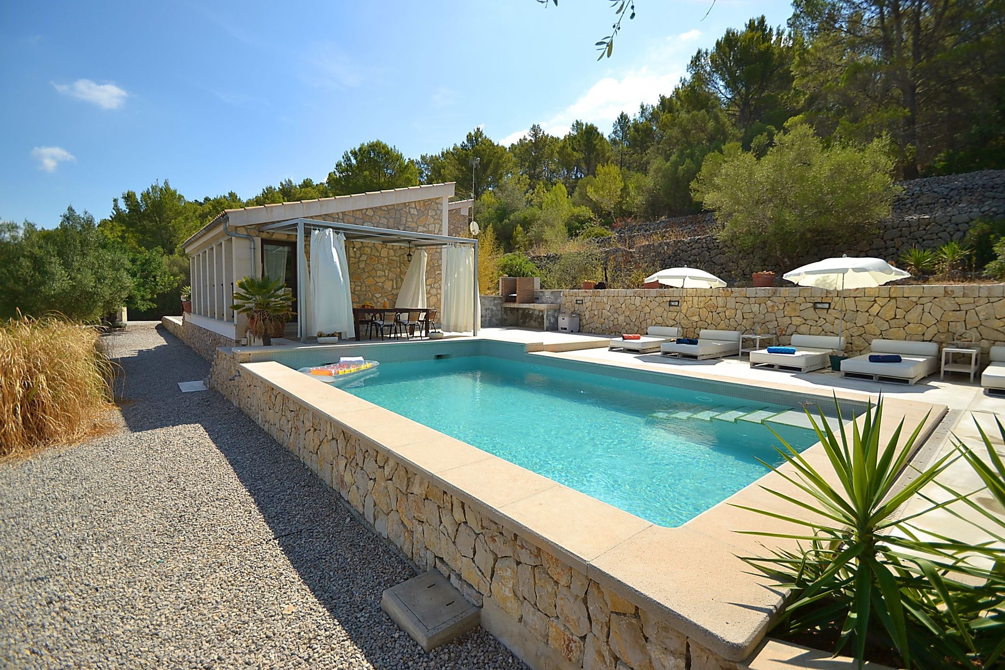 Moderne Villa mit eigenem Pool in Selva Mallorca