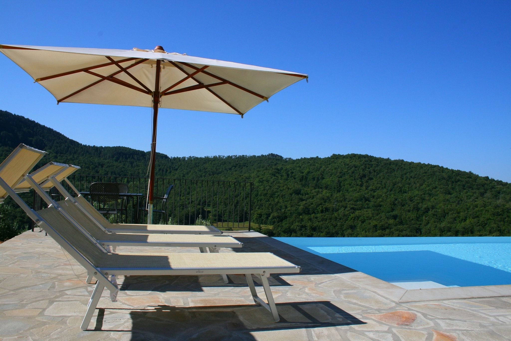 Appartement dans maison de vacances en pierre avec piscine à Anghiari